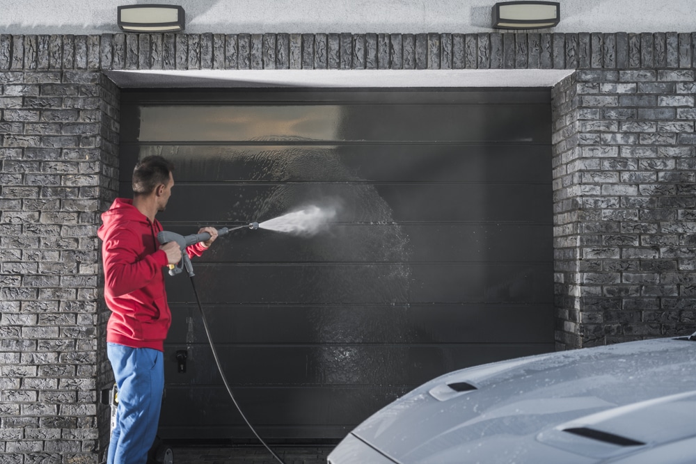 garage door pest prevention